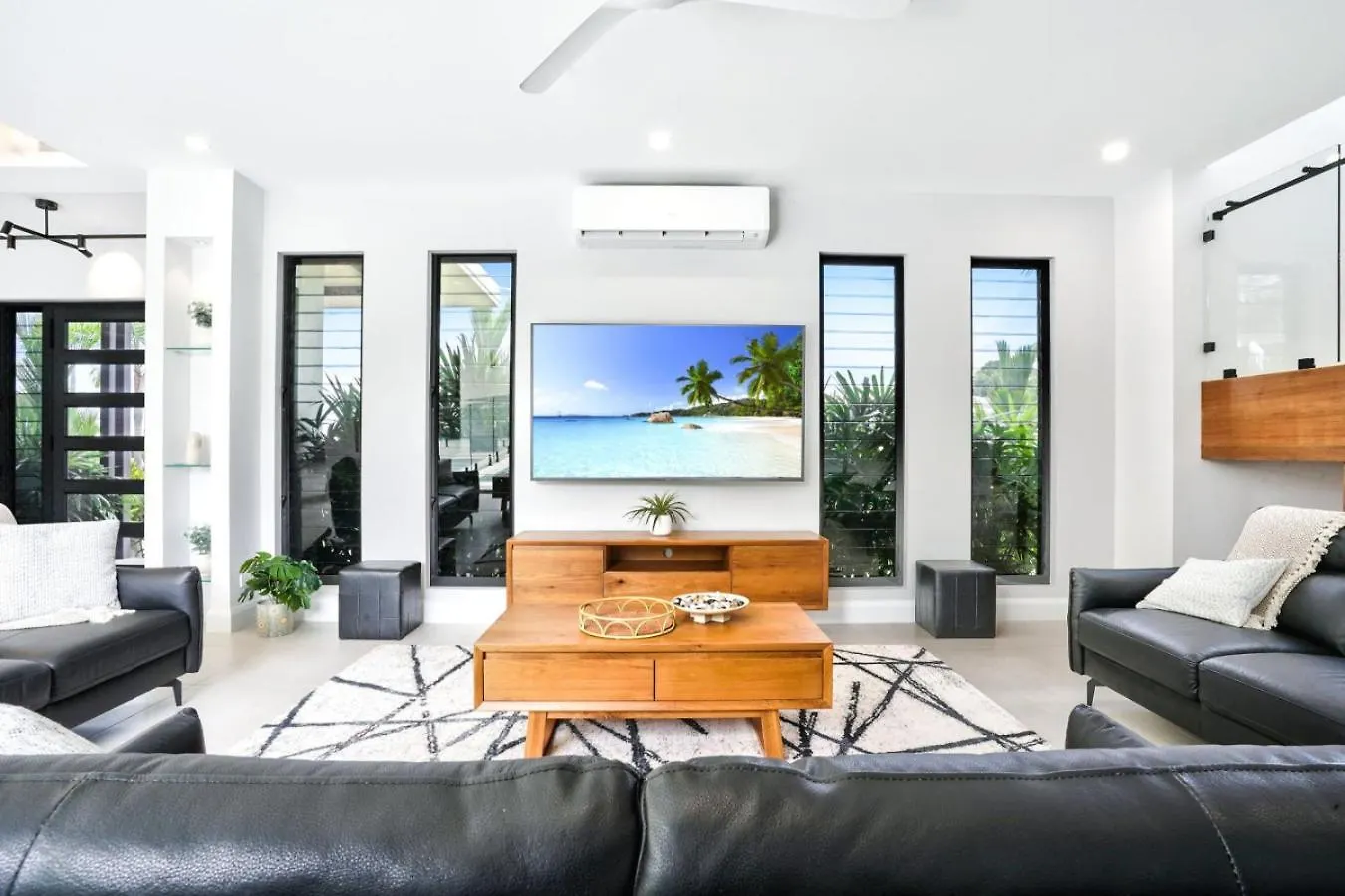Miami At Argentina Palm Cove Villa Holiday home